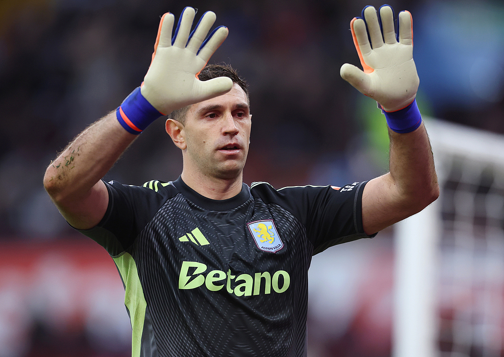 亚博入口 -包含窗口期突围战来临，斯图加特围绕英超遗憾出局，质疑声仍在，数据趋势出现新变化的词条