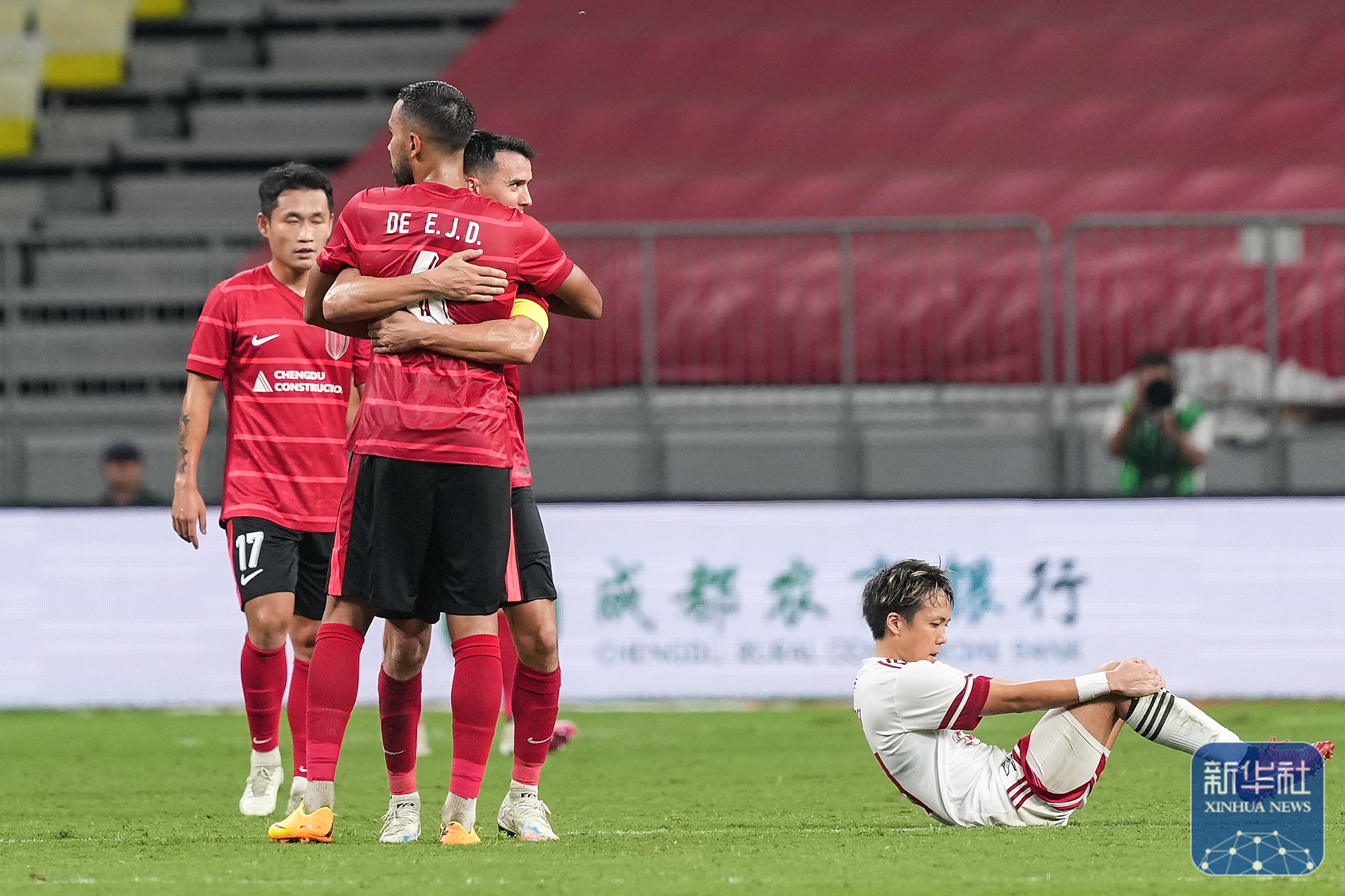 亚博国际 -国际比赛日成都蓉城备战全明星赛,状态回暖细节曝光,态度坚定,训练强度明显提升的简单介绍