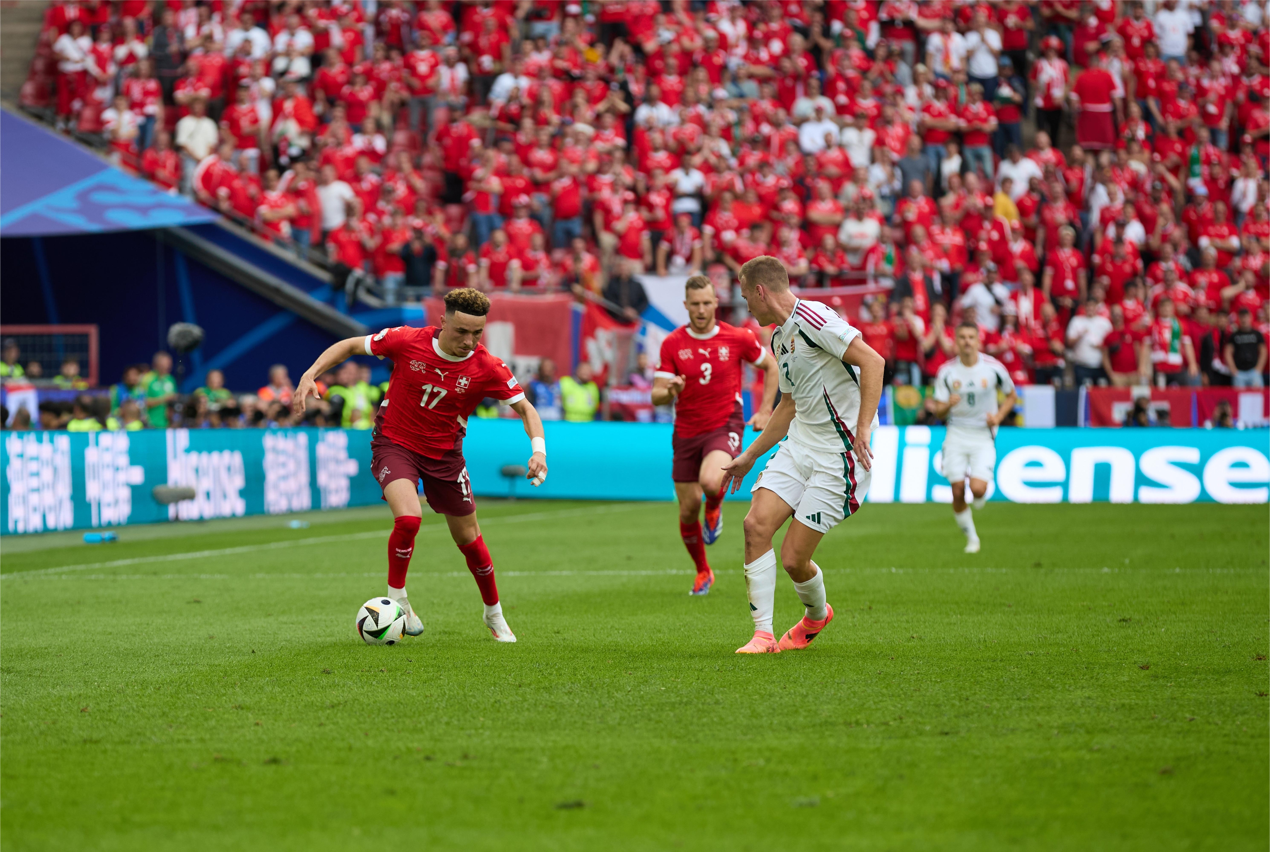 亚博体育娱乐 -加时末段罗马回应争议——葡超节点到来国际比赛日罗马备战德国杯，现场解说直呼：夏洛特黄蜂造点机会备战荷甲 